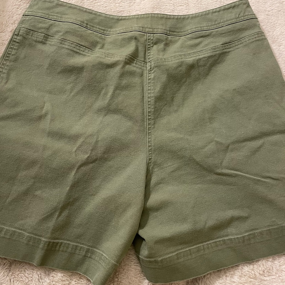 EUC Talbots Petites Green Khaki Stretch Shorts - Picture 3 of 5